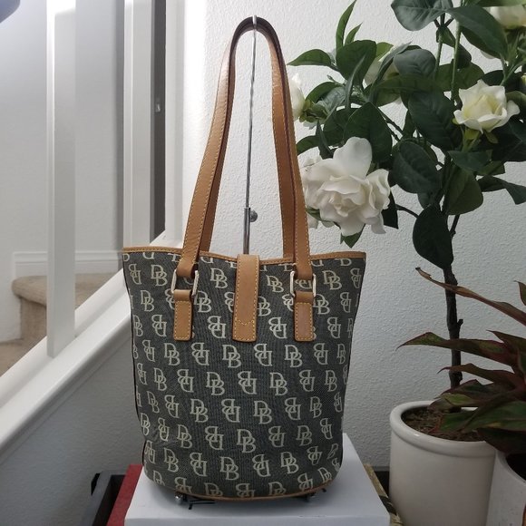 Dooney & Bourke Canvas Monogram Bucket Bag Grey White Canvas Leather Tote - Picture 3 of 10